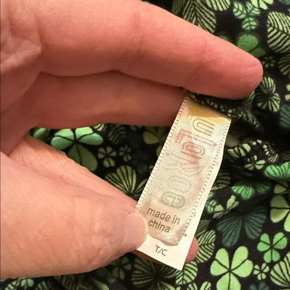 LuLaRoe Shamrock leggings - Picture 3 of 3